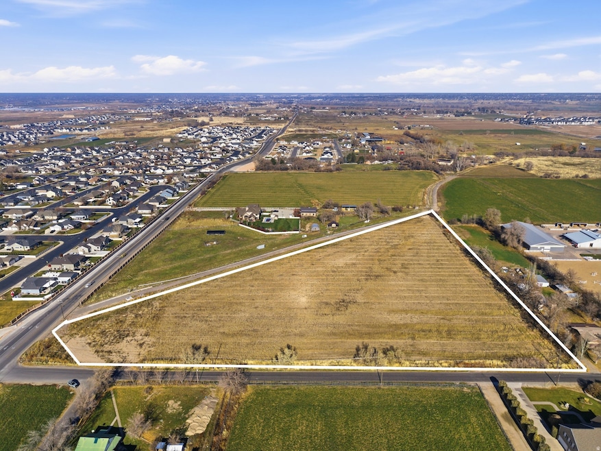 9800 Woodland Hills Dr, Salem, UT 84653 - photo 1