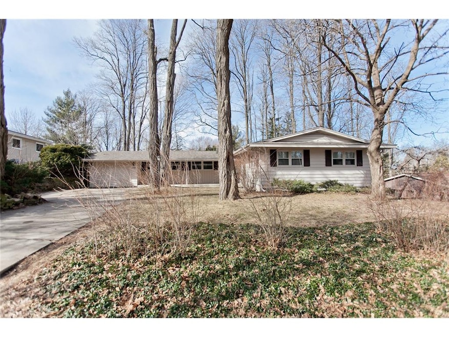 425 Red Fox Rd SE, Cedar Rapids, IA 52403 - photo 1