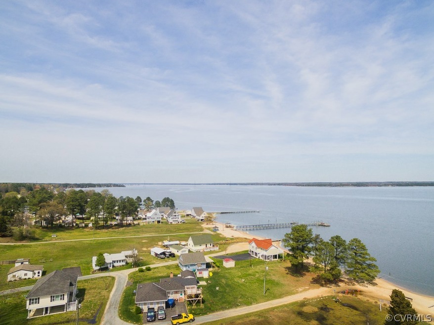 512 Marine Dr, Dunnsville, VA 22454 - photo 1