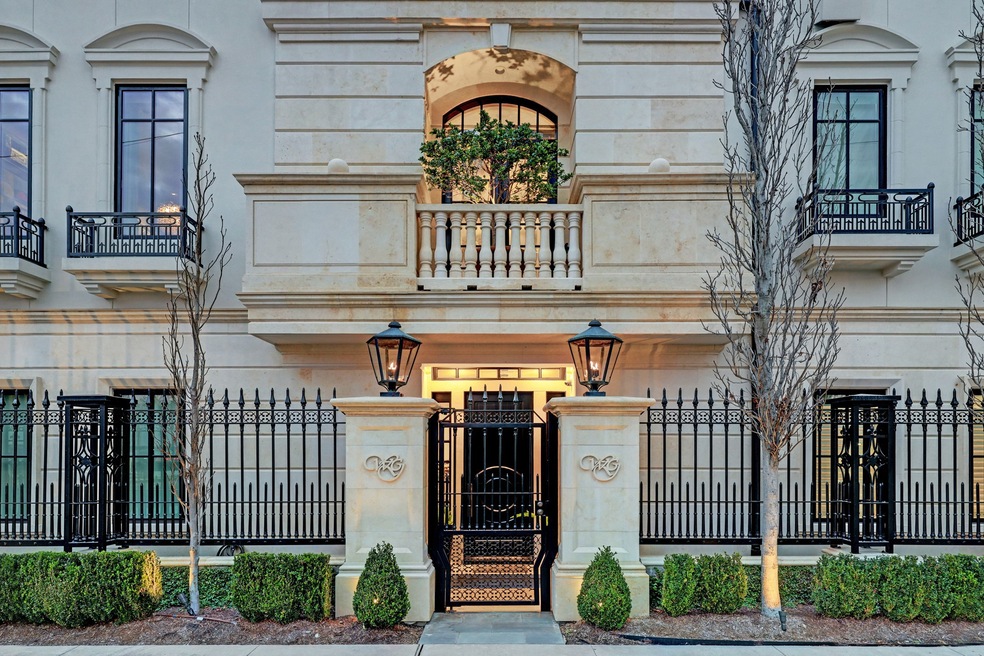 2415 San Felipe St unit 13, Houston, TX 77019 - photo 1