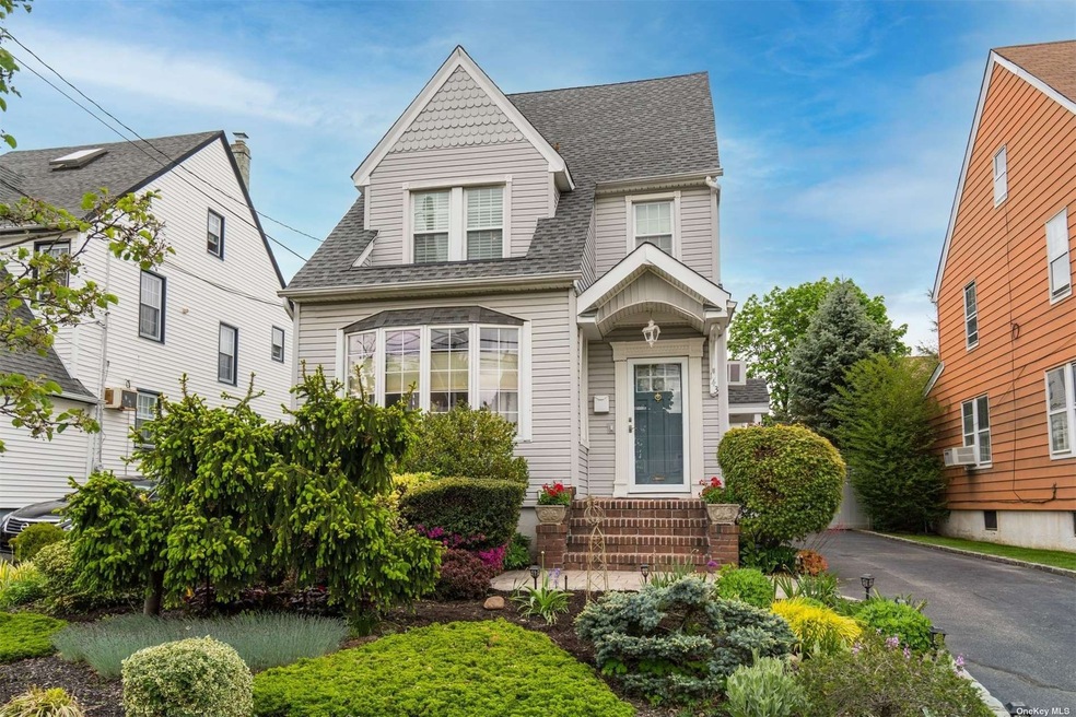 143 Locust St, Valley Stream, NY 11581 - photo 1