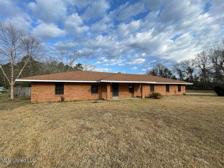 1208 Iris St