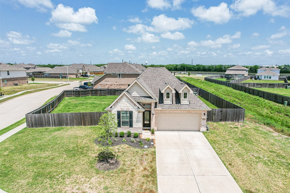 1504 Foshee Ct, Alvin, TX 77511 - photo 1