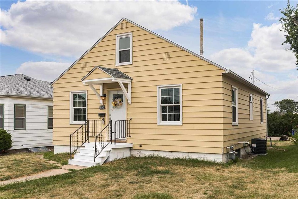 656 21st Ave SW, Cedar Rapids, IA 52404 - photo 1