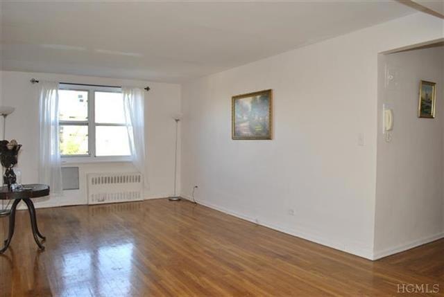3065 Sedgwick Ave unit 5G, Bronx, NY 10468 - photo 1