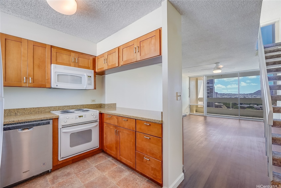 Ala Wai Plaza Skyrise unit 1706, Honolulu, HI 96826 - photo 1