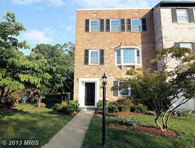 2251 Cedar Ln, Vienna, VA 22182 - photo 1