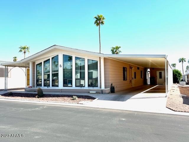 EXTERIOR TANDEM CARPORT 79