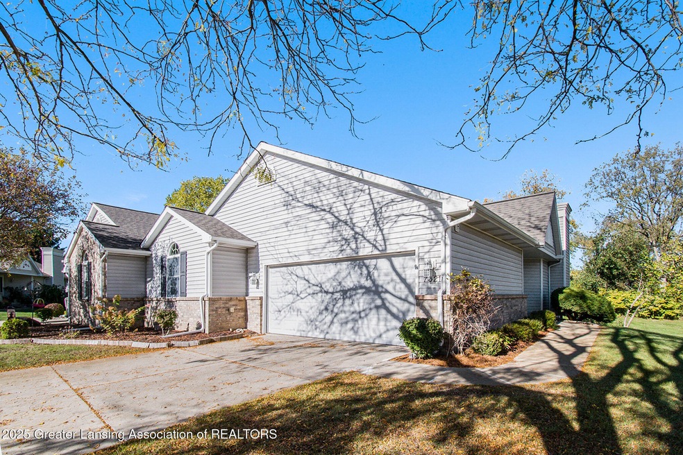 7321 Golf Gate Dr unit 39, Lansing, MI 48917 - photo 1