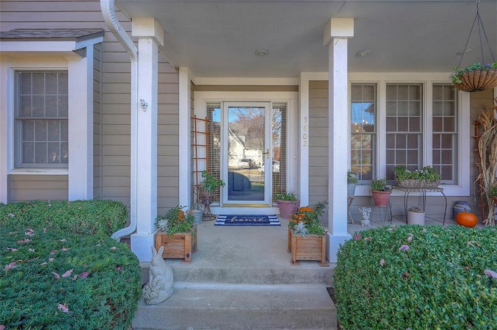 5402 Roundtree St, Shawnee, KS 66226 - photo 1