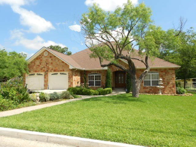 104 E Windcrest St, Fredericksburg, TX 78624 - photo 1