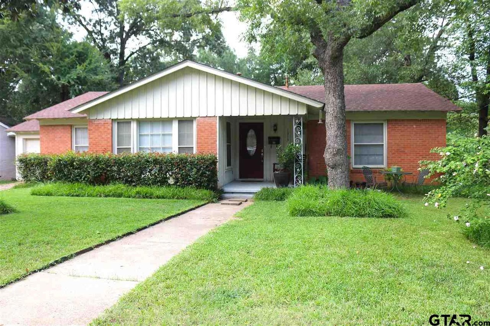 1313 1313 Graham Dr, Tyler, TX 75701 - photo 1