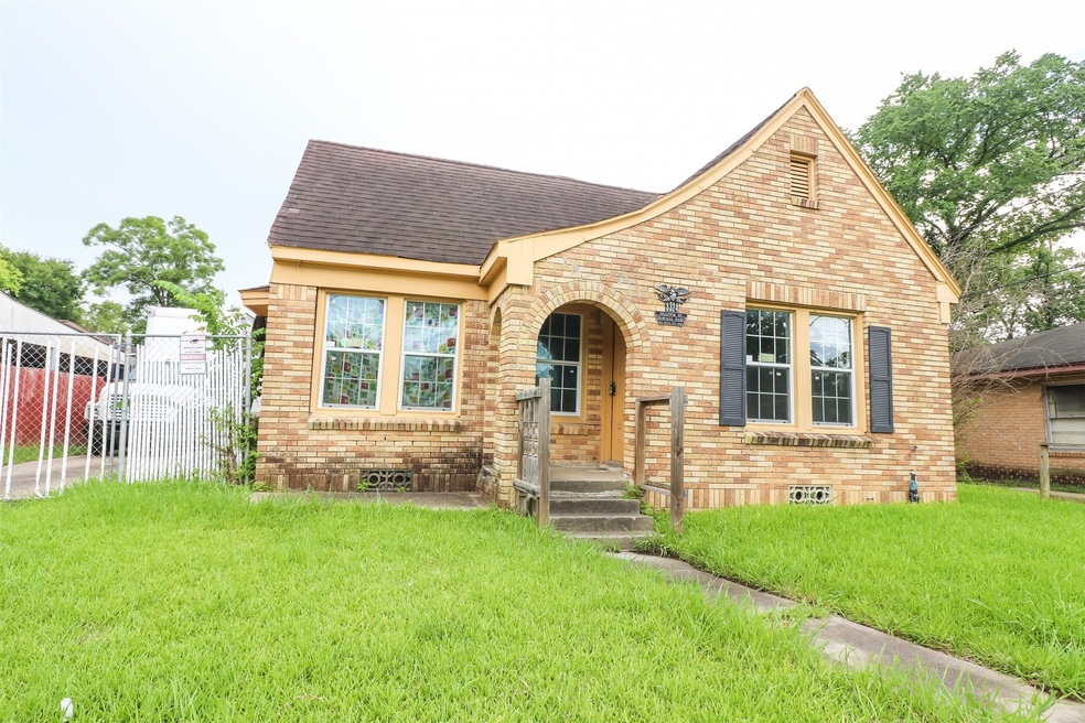 3324 Chaffin St, Houston, TX 77087 - photo 1