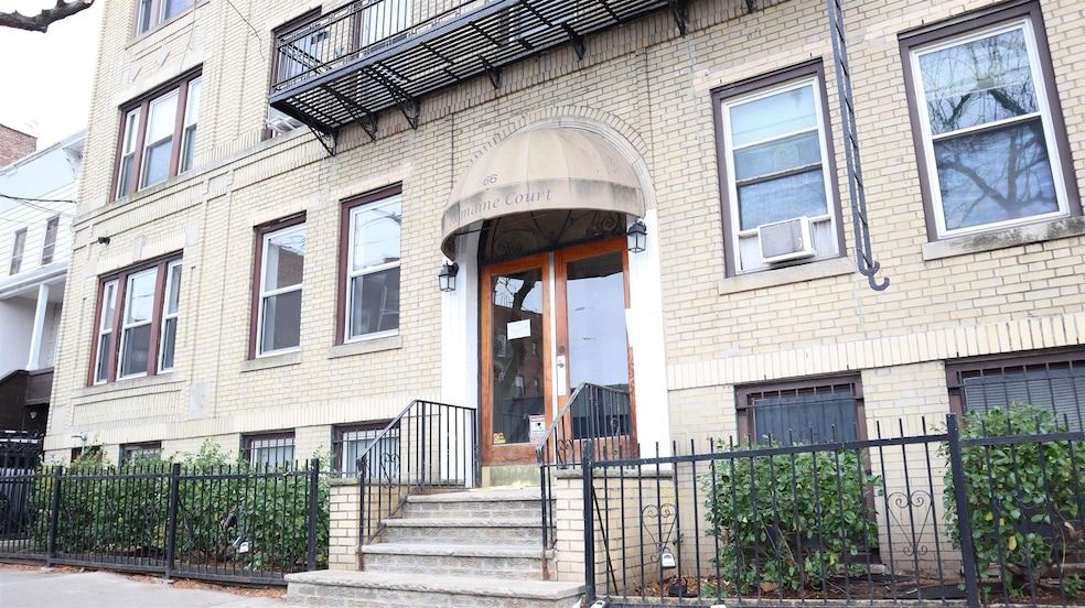 For Sale $424,900 • Co-Listing Agent