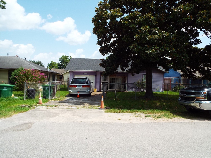 11 De Boll St, Houston, TX 77022 - photo 1