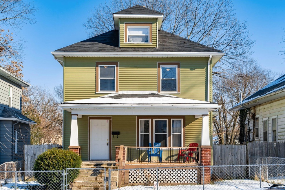 002_ 94 Whitethorne Ave 004-