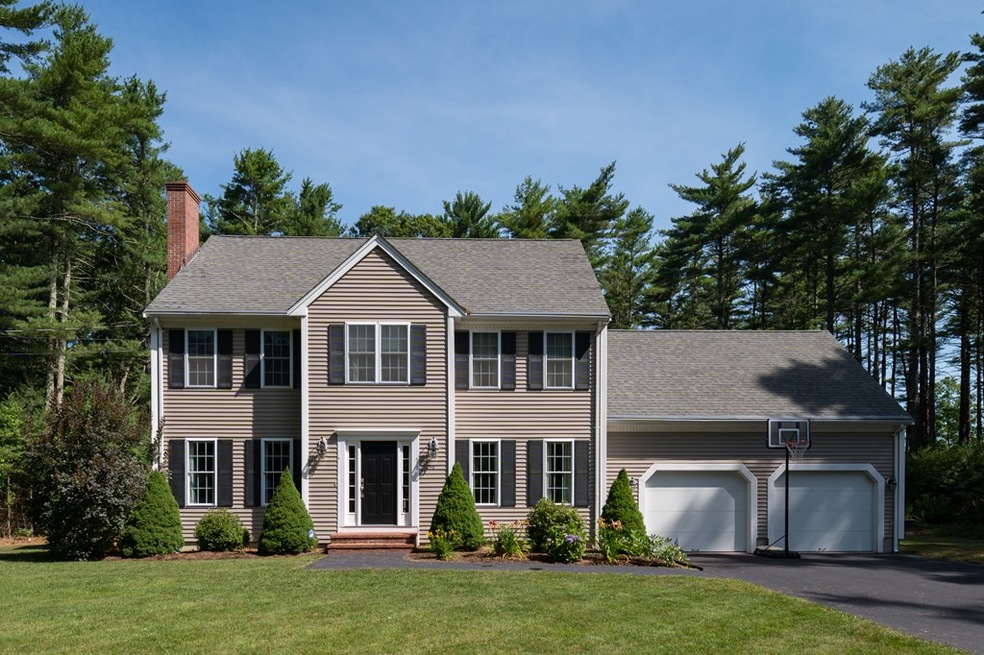 298 Valley St, Pembroke, MA 02359 - photo 1