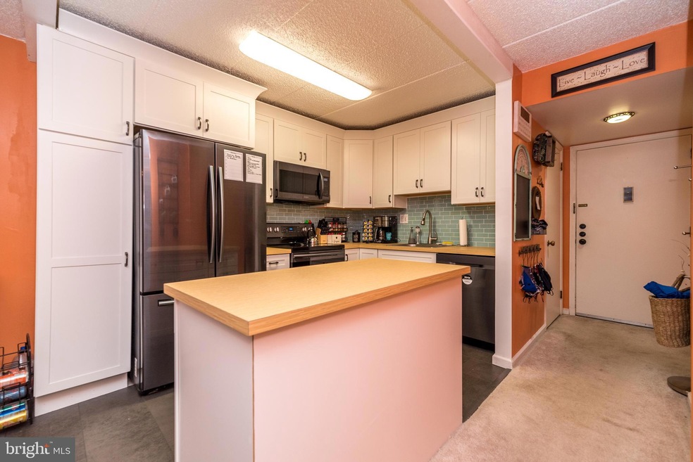 153 Riversedge Dr unit CONDO 153, Norristown, PA 19403 - photo 1