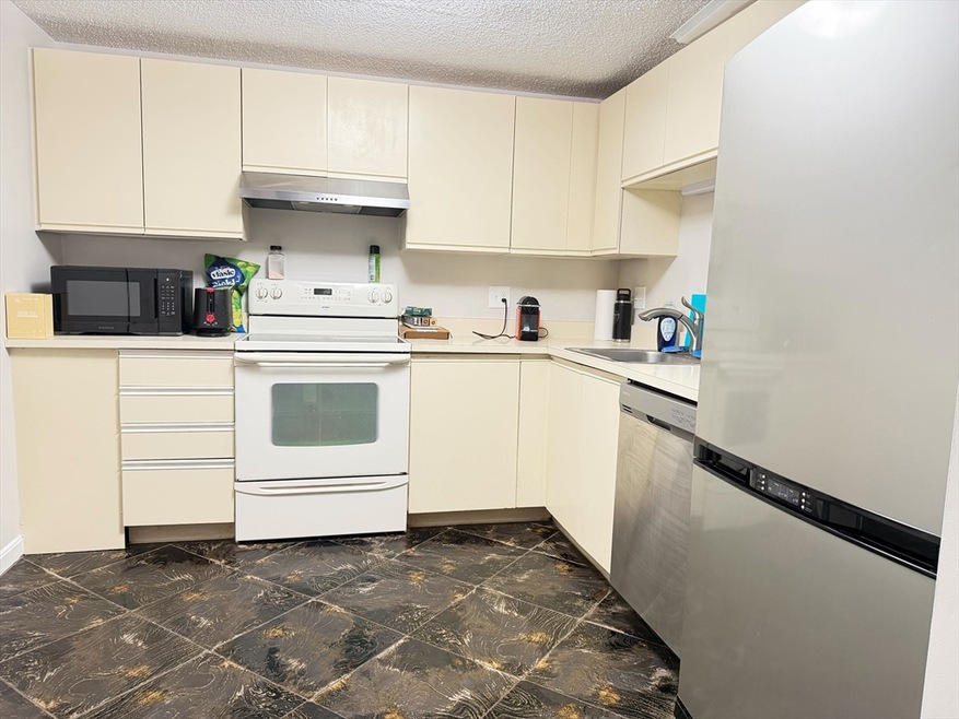 Parkway Plaza West unit 511, Medford, MA 02155 - photo 1