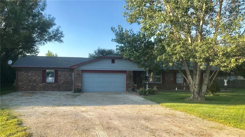 620 W Us Highway 52, Fountaintown, IN 46130 - photo 1