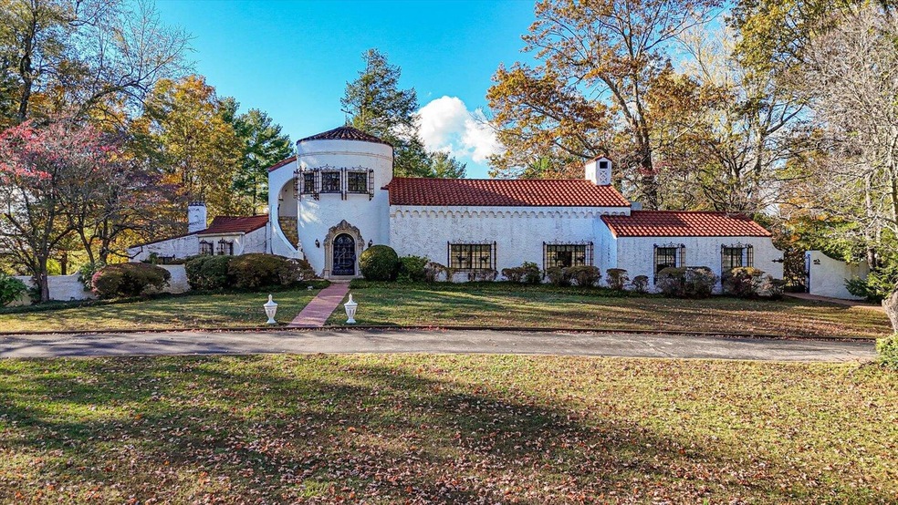 01-282 Stephenson Ave-1