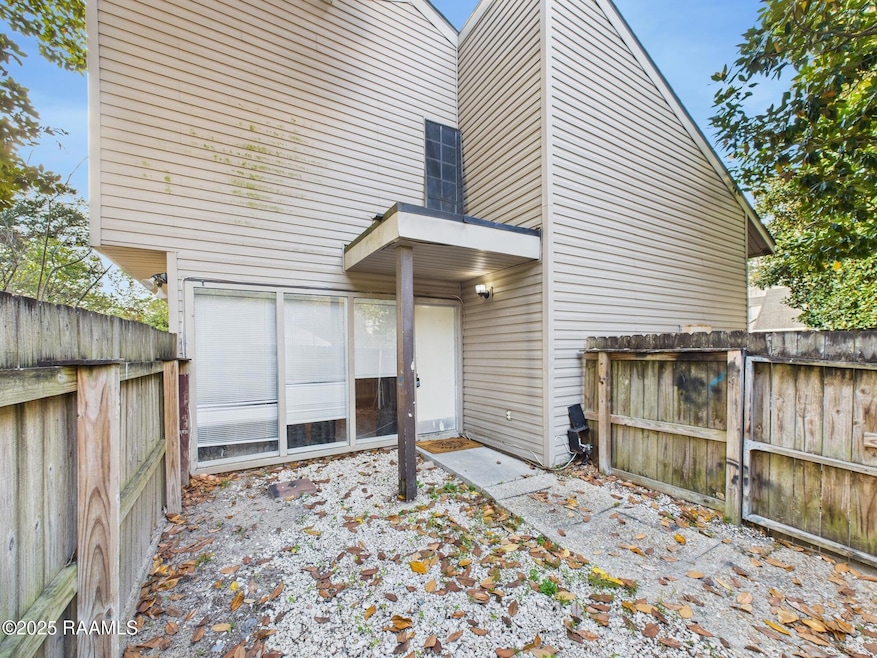 CAM04246G0-PR0183-STILL001