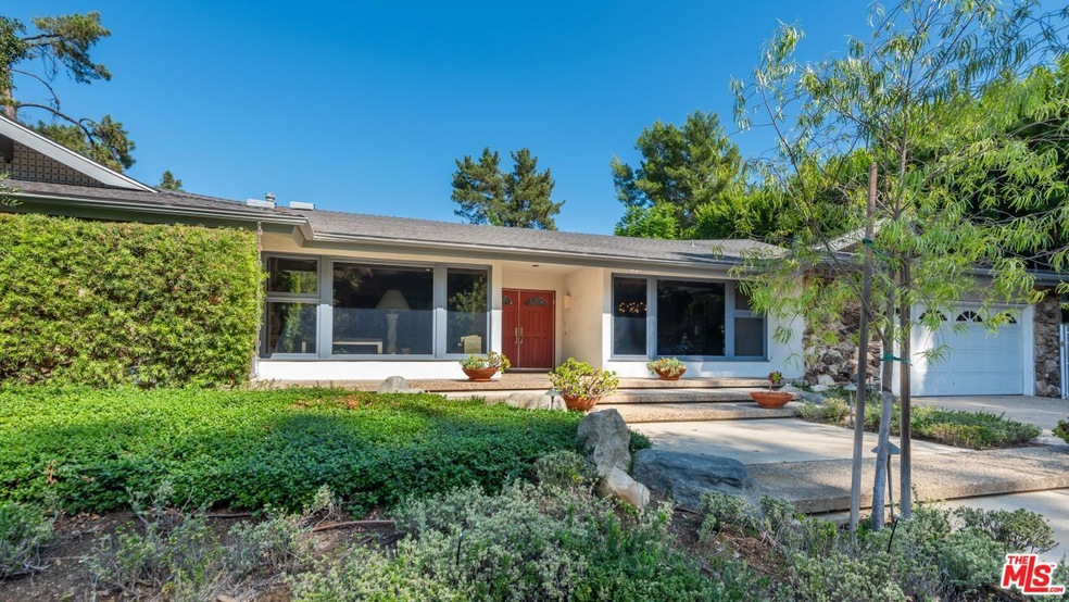 Sold $2,150,000 • Co-Listing Agent