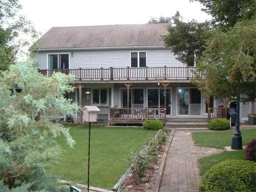 6 Robin Cir, Medway, MA 02053 - photo 1