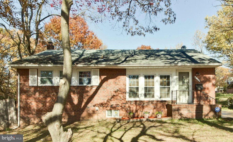 8116 Gavin St, New Carrollton, MD 20784 - photo 1