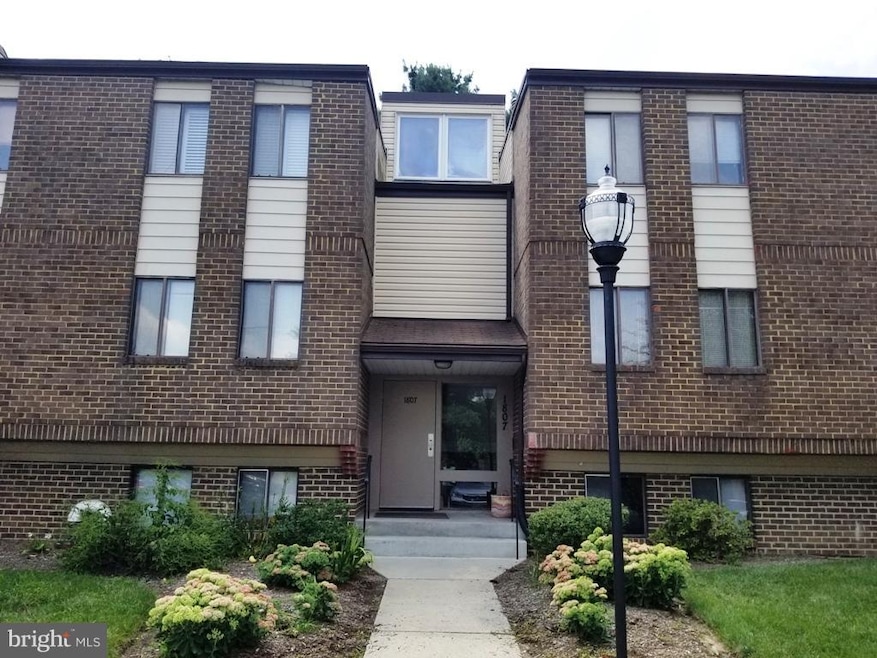 1807 Snow Meadow Ln unit 301, Baltimore, MD 21209 - photo 1