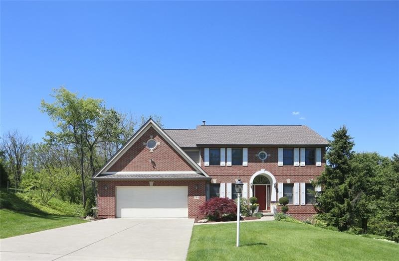 EXT FRONT WITH LEVEL DRIVEWAY & ENTRANCE