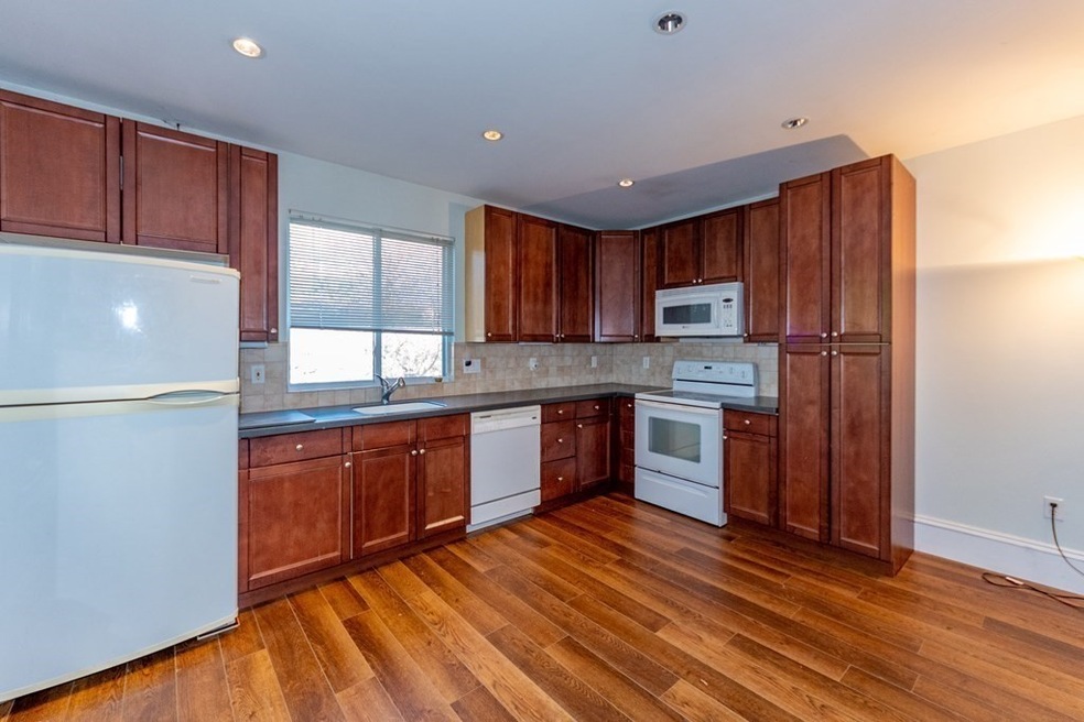 48 Newcomb St unit 48, Quincy, MA 02169 - photo 1