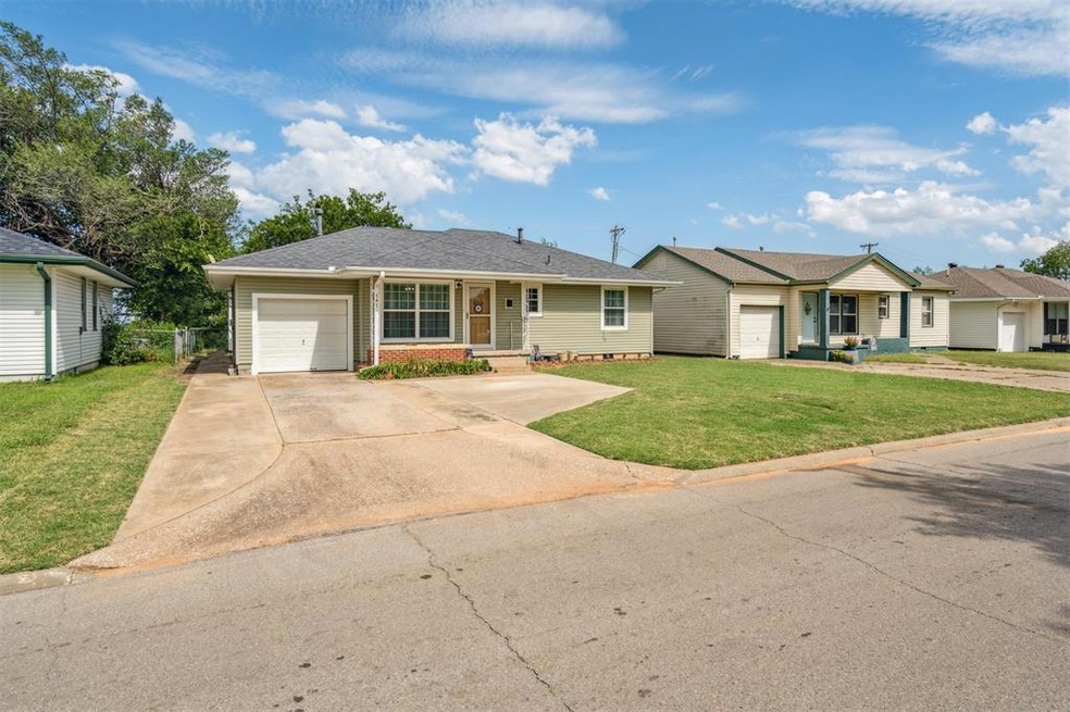 1419 Laverne Ave, Shawnee, OK 74801 - photo 1