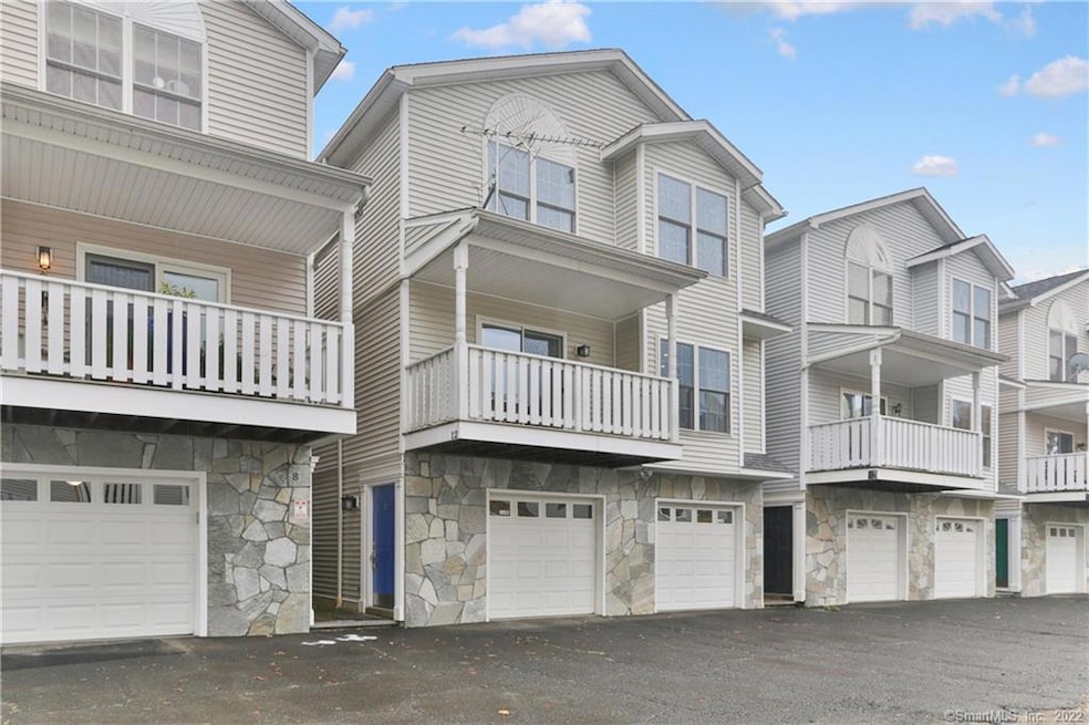 32 Highland Rd unit 12, Stamford, CT 06902 - photo 1