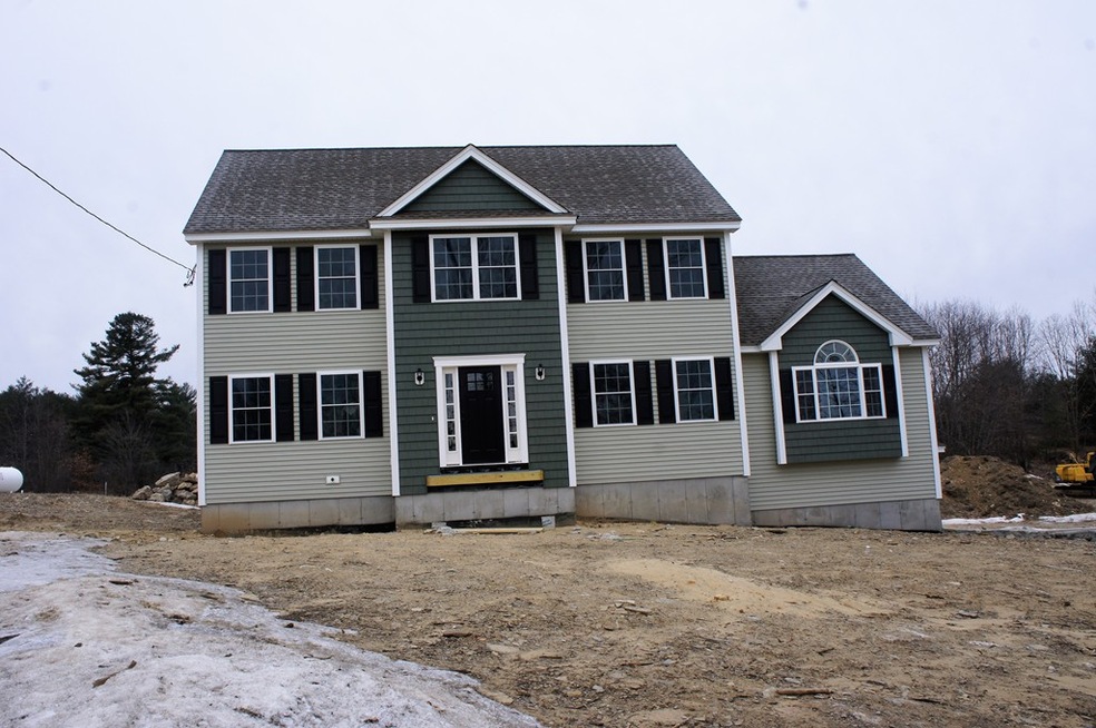 580 Colburn Ave, Dracut, MA 01826 - photo 1