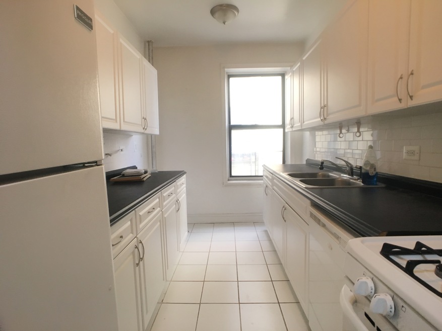 213 Bennett Ave unit 6D, New York, NY 10040 - photo 1