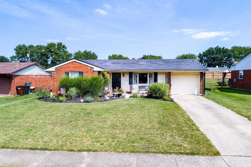 1624 Arapaho Dr, Xenia, OH 45385 - photo 1