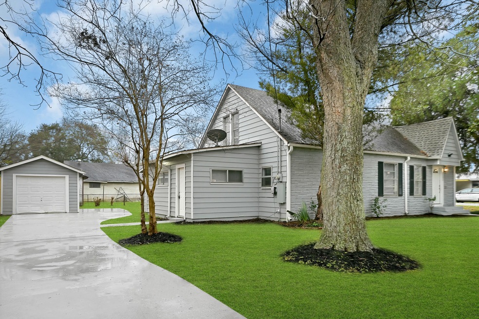 3202 Melbourne St, Houston, TX 77026 - photo 1