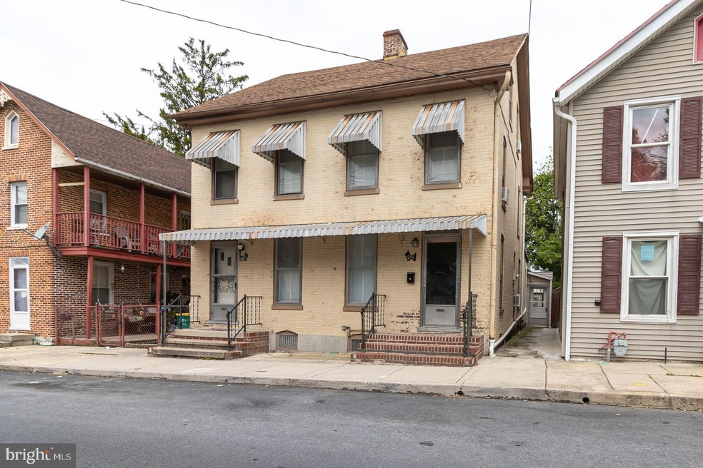 249 E Catherine St, Chambersburg, PA 17201 - photo 1