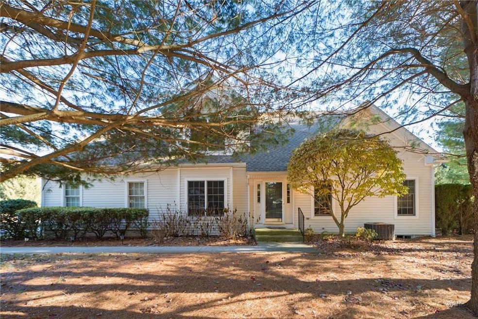 10 Ivy Garden Way, East Greenwich, RI 02818 - photo 1