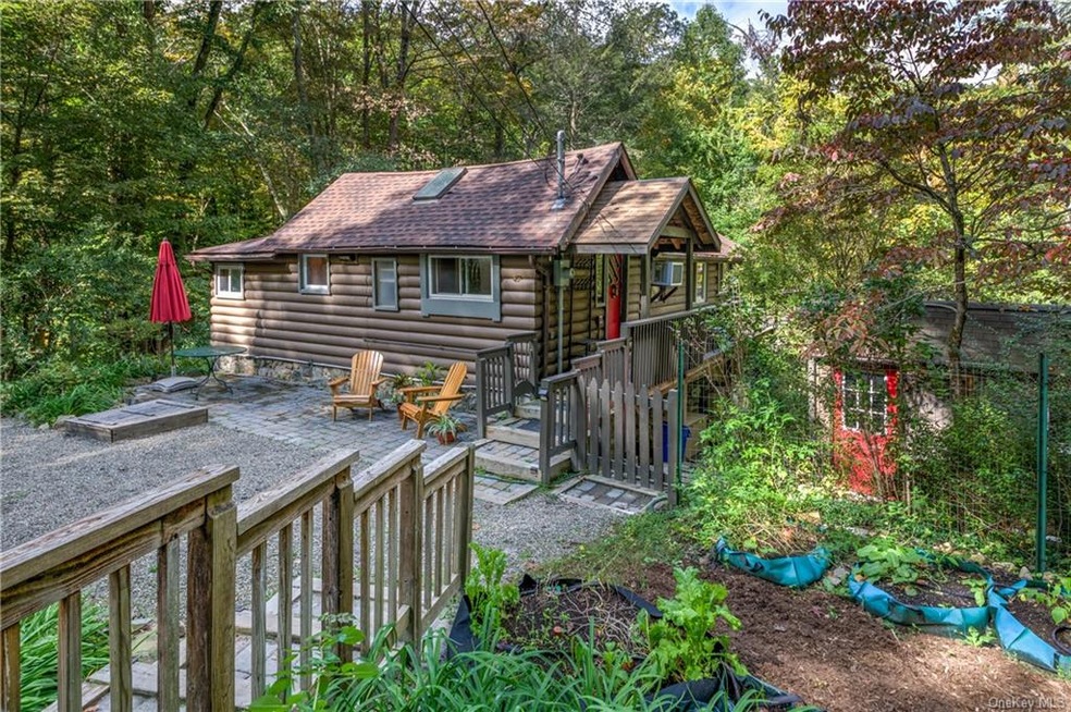 47 Trail of the Hemlocks, Putnam Valley, NY 10579 - photo 1