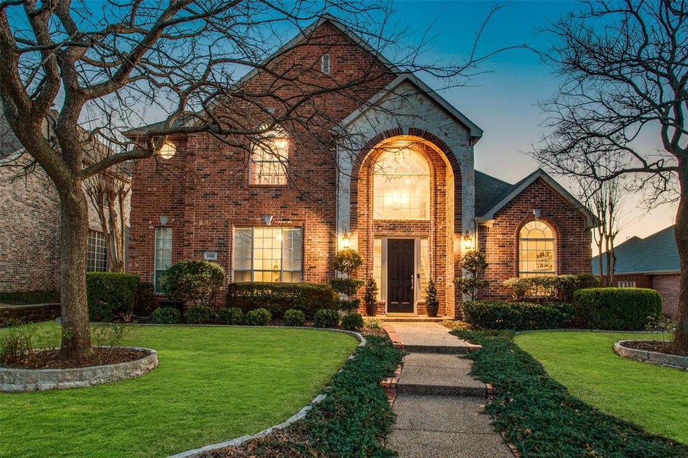 5708 Sweetbriar Dr, Richardson, TX 75082 - photo 1