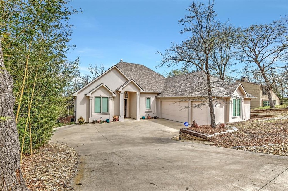 135 Lakewood Ln, Pottsboro, TX 75076 - photo 1