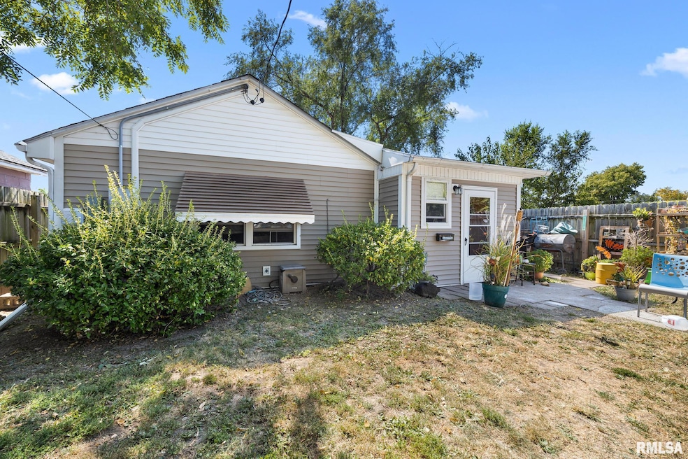 239 Elm St, East Peoria, IL 61611 - photo 1