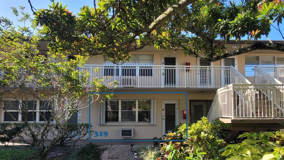 319 Chatham P, West Palm Beach, FL 33417 - photo 1