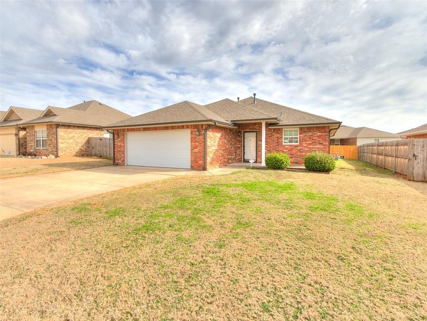 1913 Rain Tree Dr, Shawnee, OK 74804 - photo 1