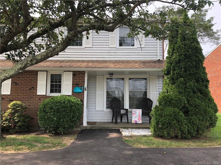 35 Greenwich Way unit 35, Milford, CT 06460 - photo 1