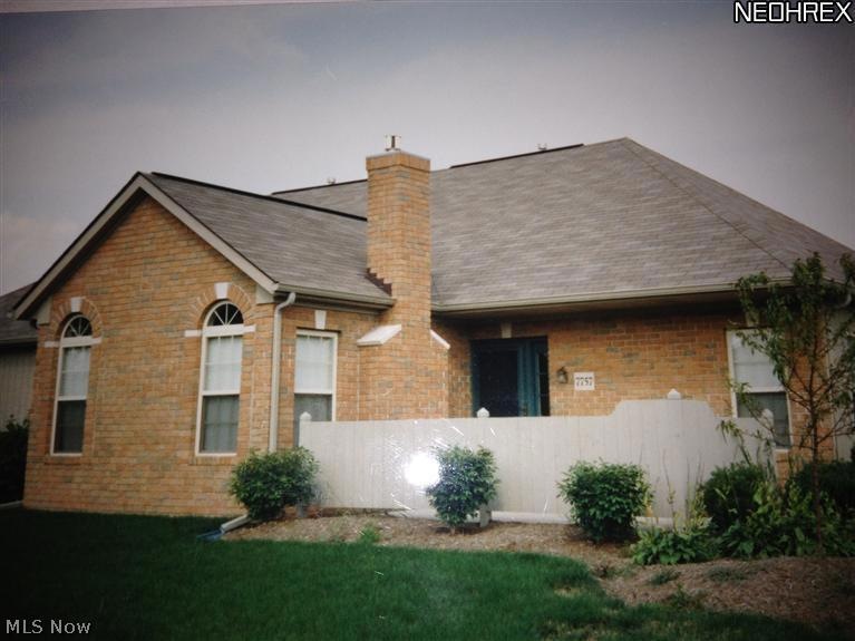 Welcome to 7757 Brittanny Dr NE North Canton in beautiful Bayberry Woods