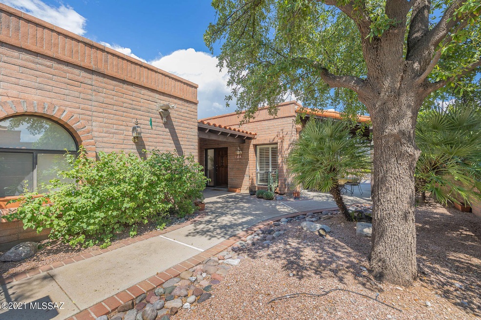 5220 N Via Velazquez