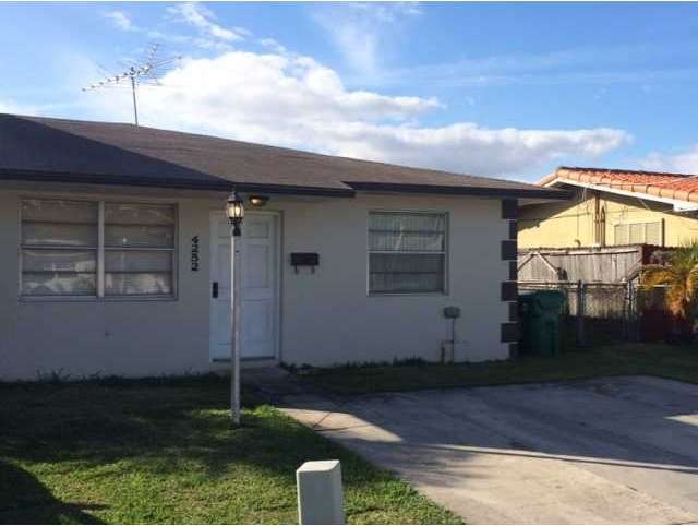 4252 SW 69th Ave, Miami, FL 33155 - photo 1